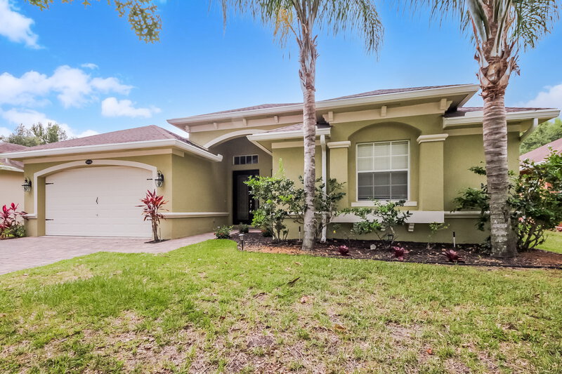 2,270/Mo, 1018 Costa Mesa Ln Kissimmee, FL 34744 Front View