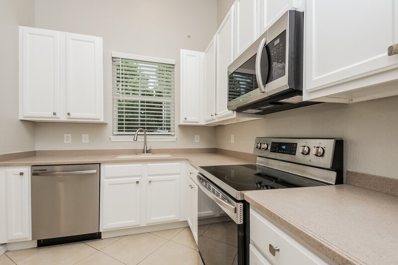 2,270/Mo, 1018 Costa Mesa Ln Kissimmee, FL 34744 Kitchen View