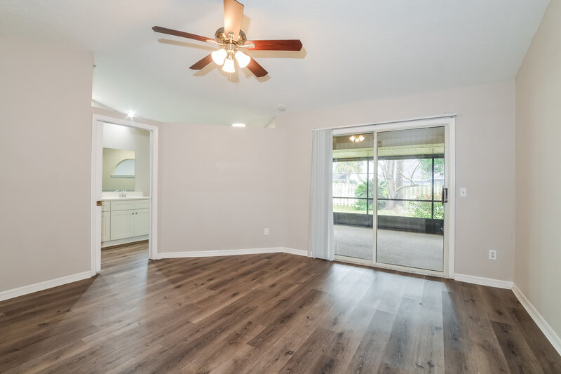 2,275/Mo, 20507 Maxim Pkwy Orlando, FL 32833 Main Bedroom View 2