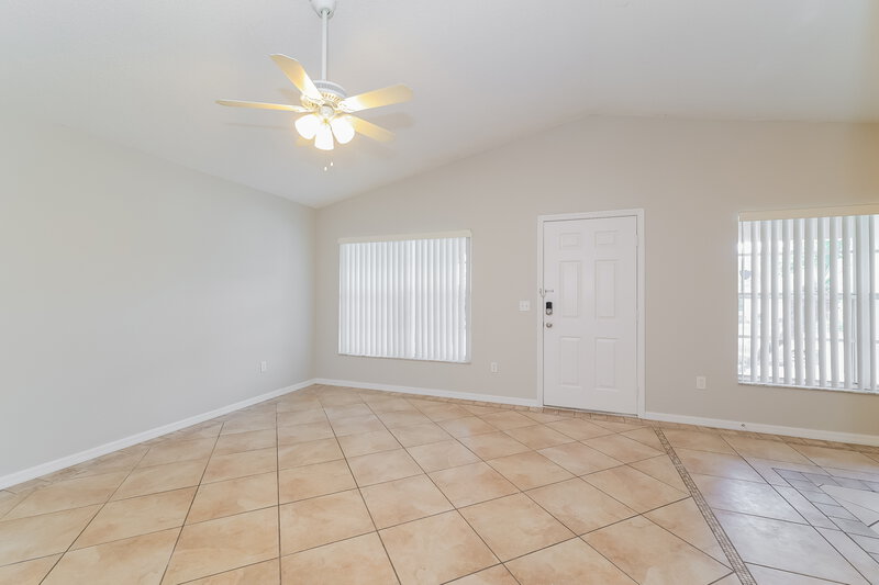 1,835/Mo, 143 Diamond Ridge Blvd Auburndale, FL 33823 Living Room View 2