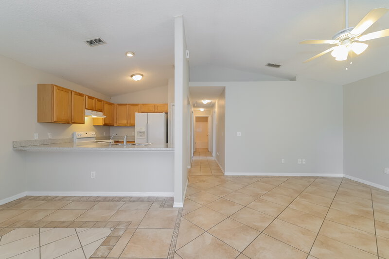 1,835/Mo, 143 Diamond Ridge Blvd Auburndale, FL 33823 Living Room View 3