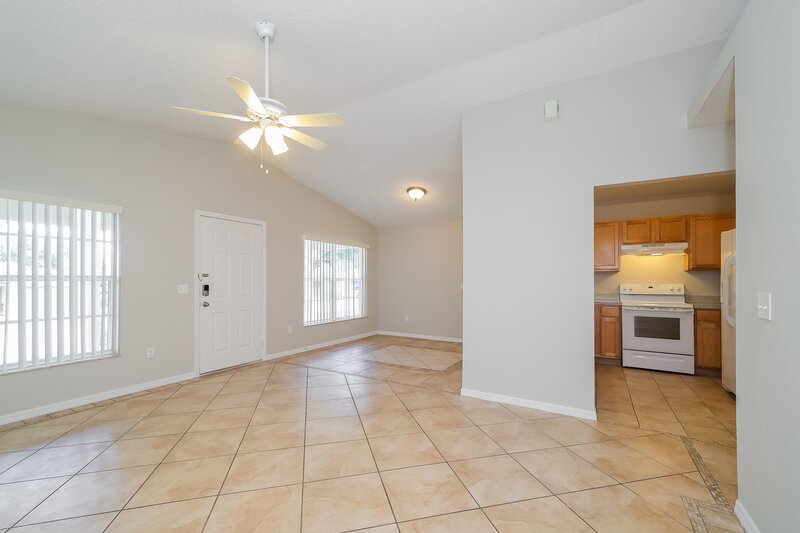 1,835/Mo, 143 Diamond Ridge Blvd Auburndale, FL 33823 Living Room View 4