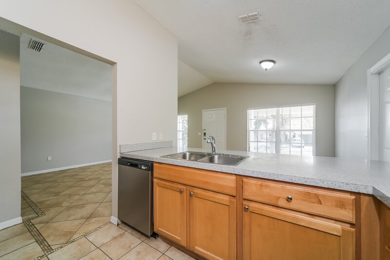 1,785/Mo, 143 Diamond Ridge Blvd Auburndale, FL 33823 Kitchen View 2