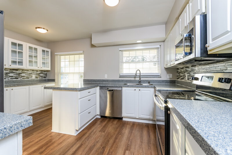 2,750/Mo, 12019 Uracus St Orlando, FL 32837 Kitchen View