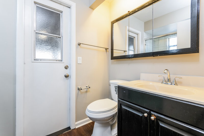 2,750/Mo, 12019 Uracus St Orlando, FL 32837 Main Bathroom View