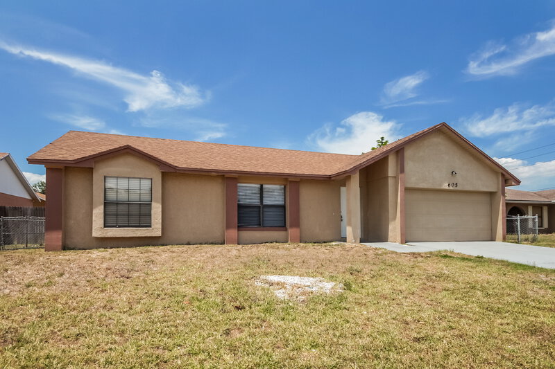 1,935/Mo, 605 Madrid Dr Kissimmee, FL 34758 Front View