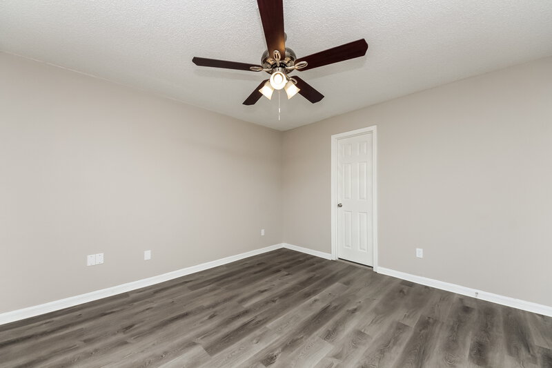 1,935/Mo, 605 Madrid Dr Kissimmee, FL 34758 Main Bedroom View 2
