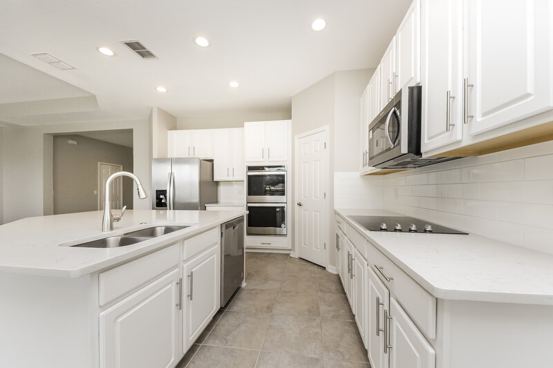 3,710/Mo, 3870 Cabo Rojo Dr Saint Cloud, FL 34772 Kitchen View