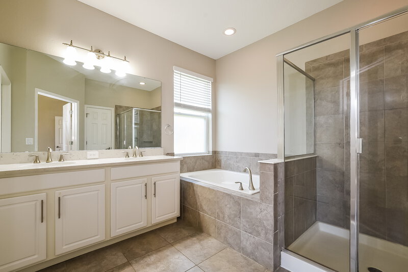 2,675/Mo, 3870 Cabo Rojo Dr Saint Cloud, FL 34772 Main Bathroom View