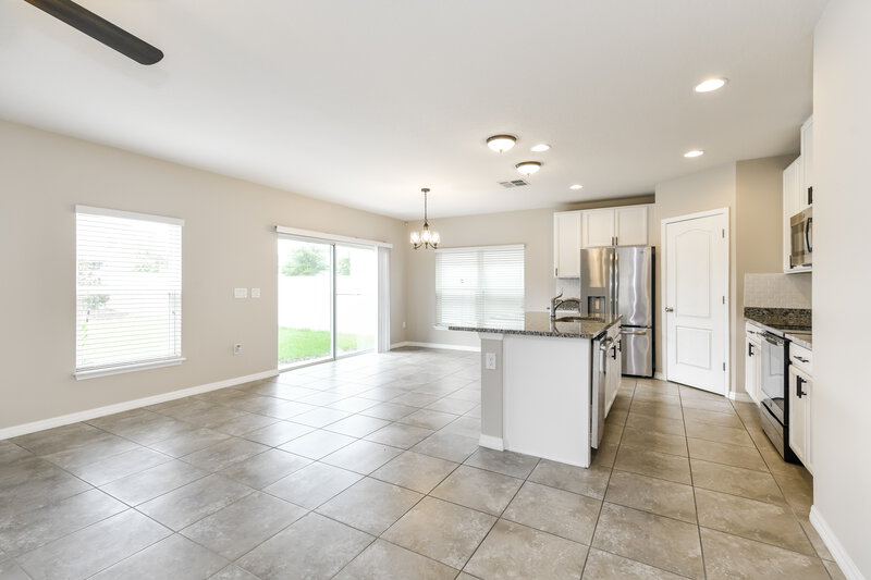2,545/Mo, 17373 Bracken Fern Ln Clermont, FL 34714 Living Room View 2