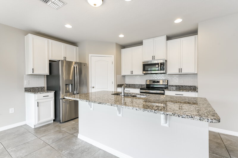2,545/Mo, 17373 Bracken Fern Ln Clermont, FL 34714 Kitchen View