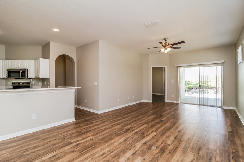 2,035/Mo, 1237 Kellogg Dr Tavares, FL 32778 Living Room View 2