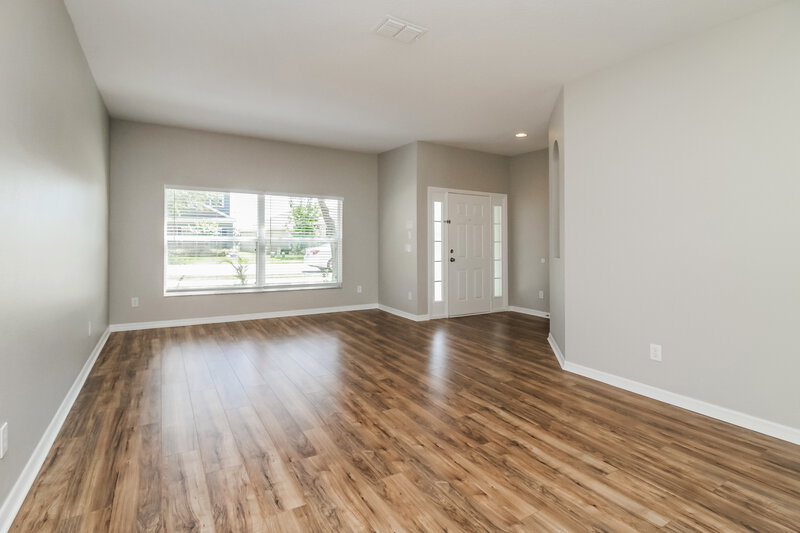 2,035/Mo, 1237 Kellogg Dr Tavares, FL 32778 Family Room View