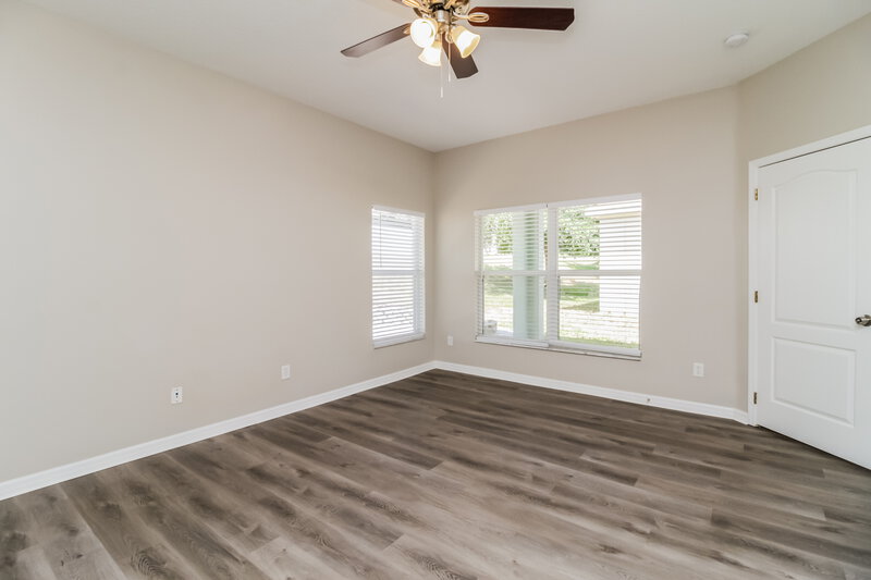 2,035/Mo, 1237 Kellogg Dr Tavares, FL 32778 Main Bedroom View 2