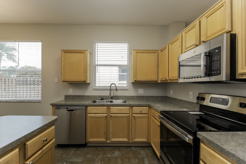 2,805/Mo, 14512 Kristenright Ln Orlando, FL 32826 Kitchen View