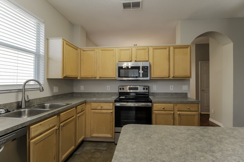 2,805/Mo, 14512 Kristenright Ln Orlando, FL 32826 Kitchen View 2