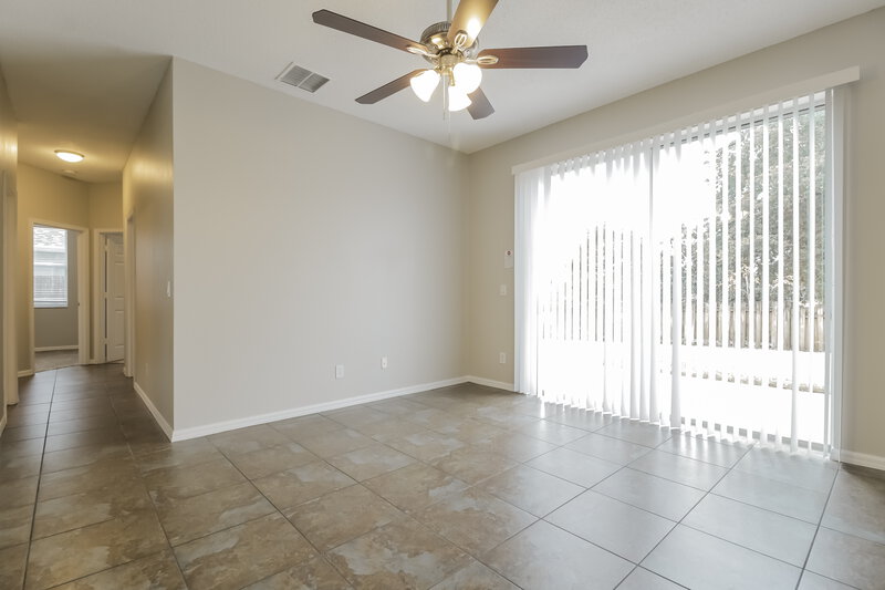 2,805/Mo, 14512 Kristenright Ln Orlando, FL 32826 Family Room View 2