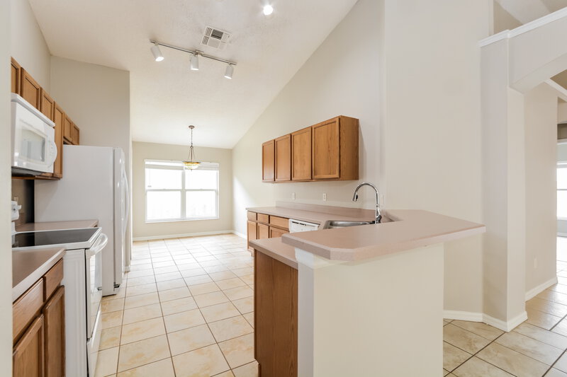 2,050/Mo, 1142 Greenley Ave Groveland, FL 34736 Kitchen View
