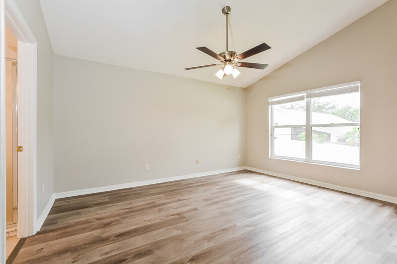 2,050/Mo, 1142 Greenley Ave Groveland, FL 34736 Main Bedroom View