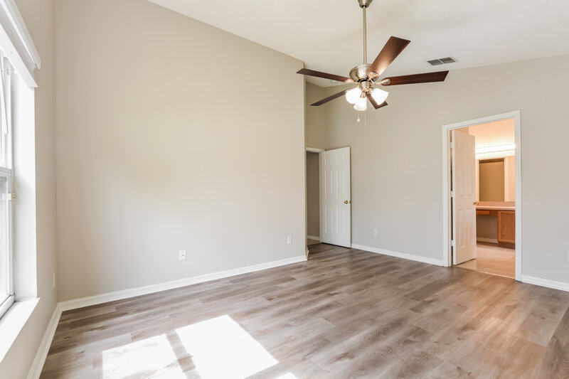 2,050/Mo, 1142 Greenley Ave Groveland, FL 34736 Main Bedroom View 2