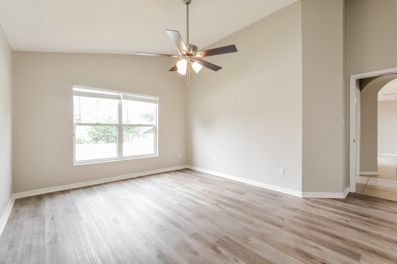 2,050/Mo, 1142 Greenley Ave Groveland, FL 34736 Main Bedroom View 3