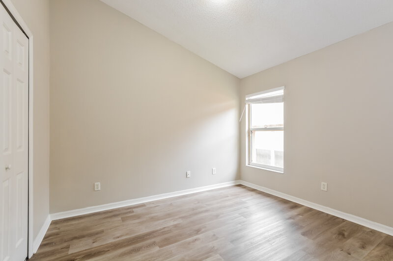2,050/Mo, 1142 Greenley Ave Groveland, FL 34736 Bedroom View 3