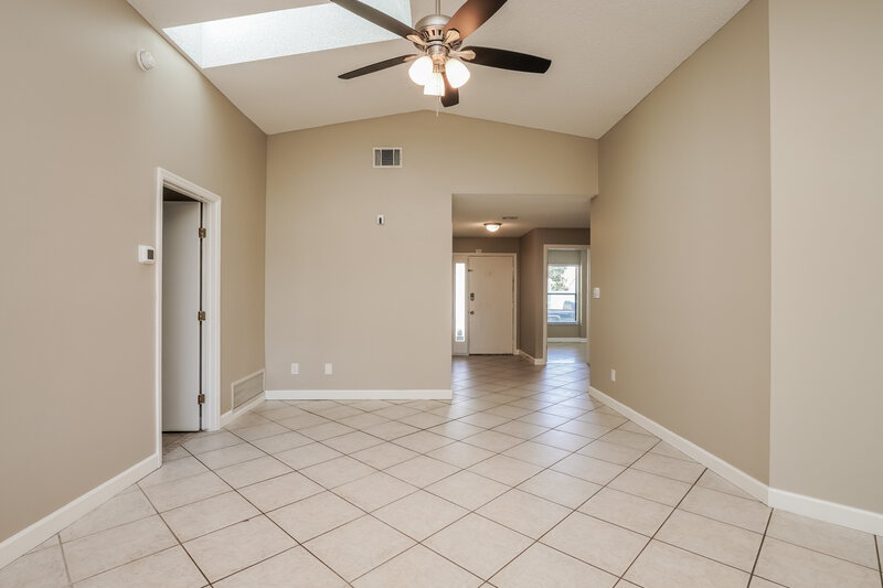 3,710/Mo, 3422 Burlington Dr Orlando, FL 32837 Living Room View