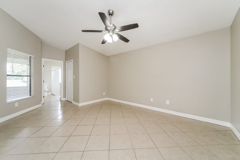 2,620/Mo, 3422 Burlington Dr Orlando, FL 32837 Main Bedroom View