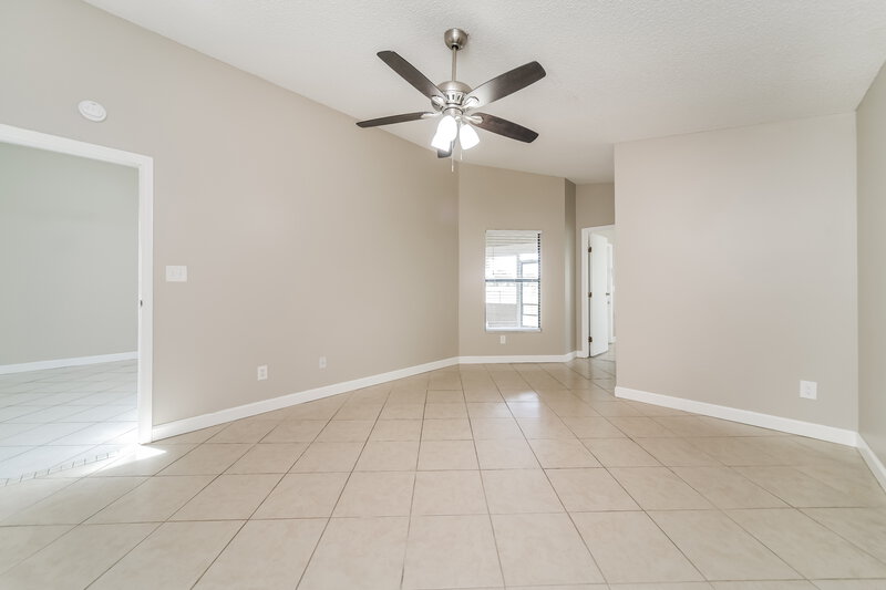2,620/Mo, 3422 Burlington Dr Orlando, FL 32837 Main Bedroom View 2