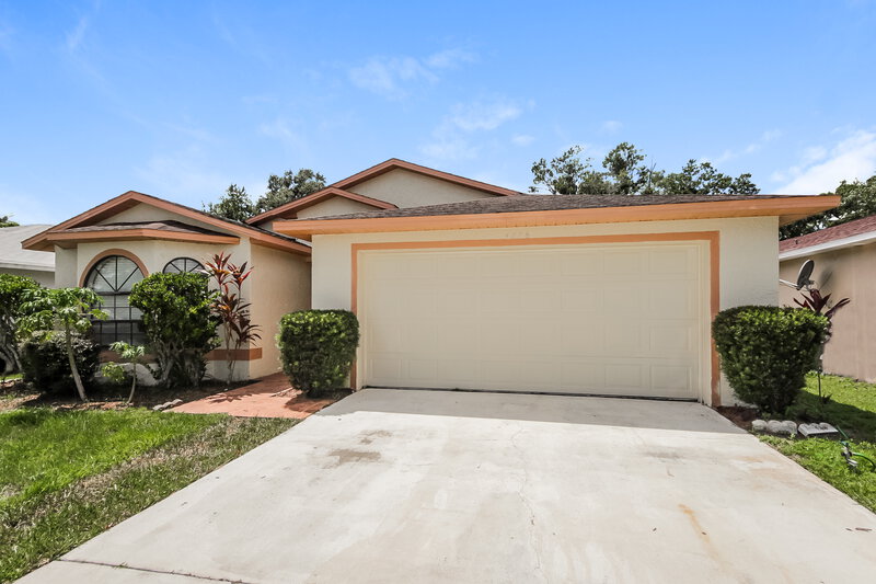 2,185/Mo, 4876 Jamaica Ln Kissimmee, FL 34746 Front View