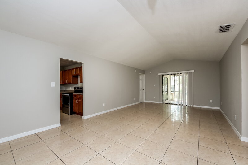 2,185/Mo, 4876 Jamaica Ln Kissimmee, FL 34746 Living Room View
