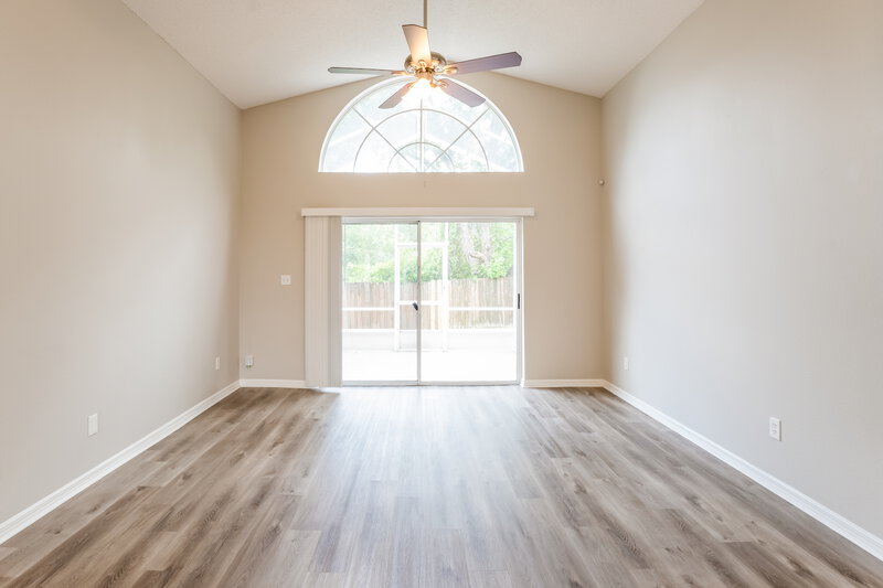 2,405/Mo, 7920 Oakstone Ct Orlando, FL 32822 Living Room View 2
