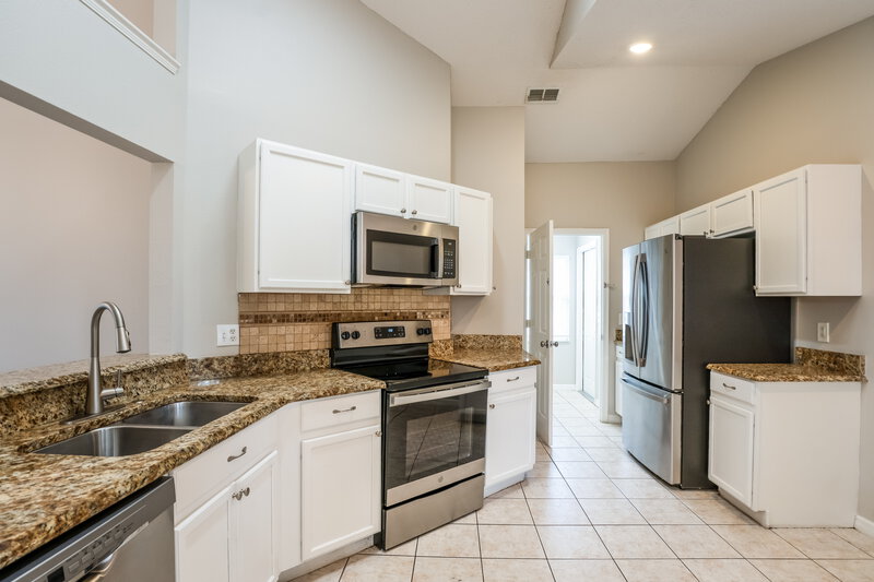 2,405/Mo, 7920 Oakstone Ct Orlando, FL 32822 Kitchen View