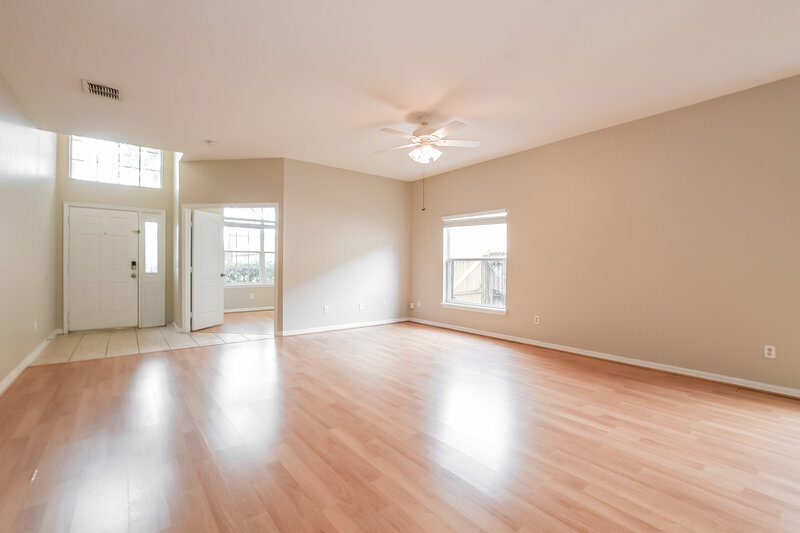 2,190/Mo, 10531 Leader Ln Orlando, FL 32825 Living Room View