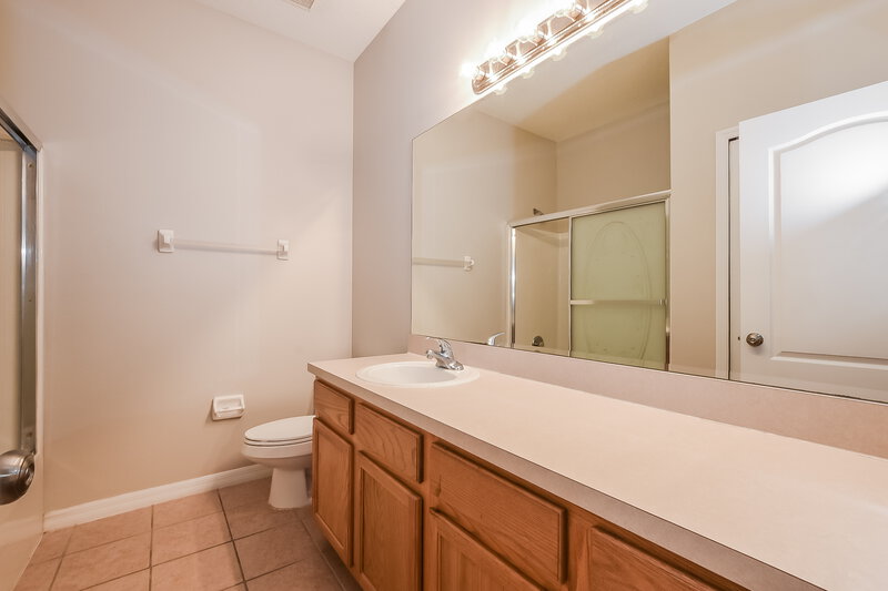 2,190/Mo, 10531 Leader Ln Orlando, FL 32825 Main Bathroom View 2