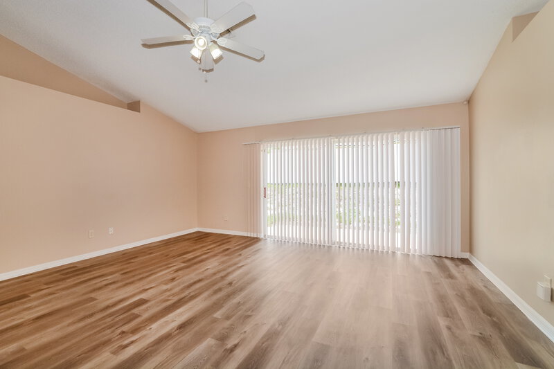 2,225/Mo, 310 Country Lakes Cir Groveland, FL 34736 Living Room View