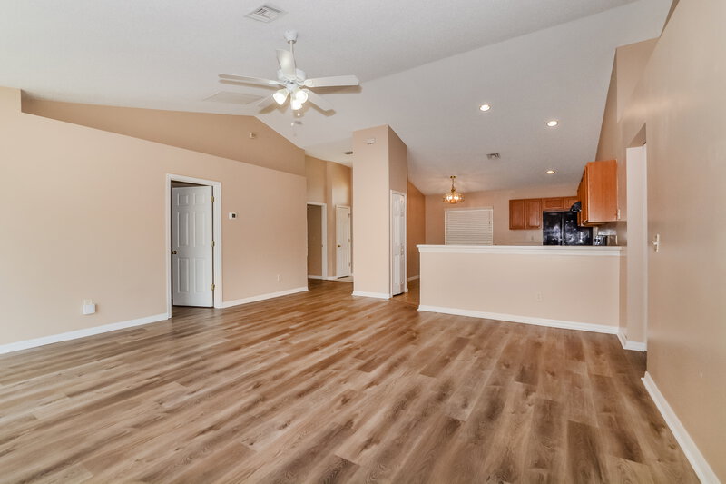 2,225/Mo, 310 Country Lakes Cir Groveland, FL 34736 Living Room View 2