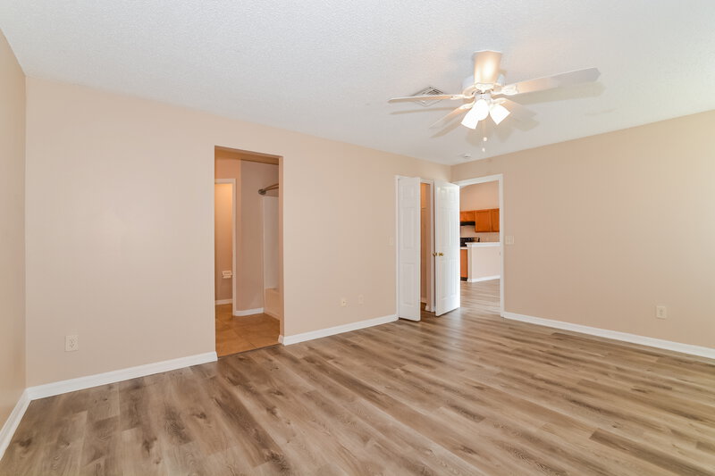2,225/Mo, 310 Country Lakes Cir Groveland, FL 34736 Main Bedroom View 2