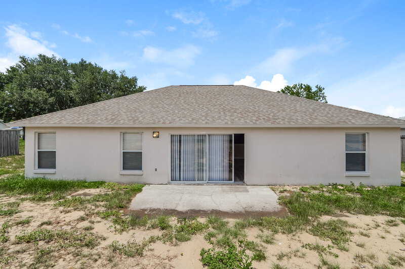 2,225/Mo, 310 Country Lakes Cir Groveland, FL 34736 Rear View