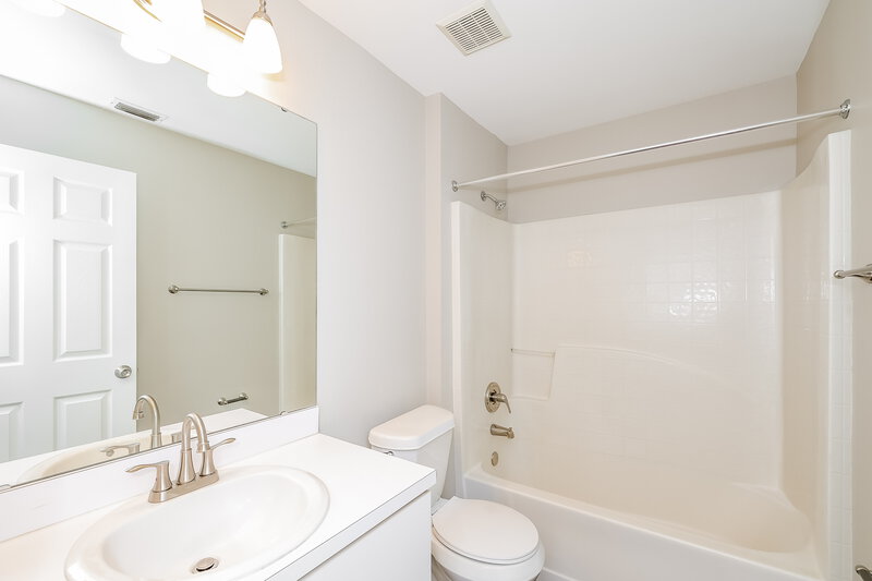 3,200/Mo, 907 Gateshead Ct Kissimmee, FL 34758 Bathroom View