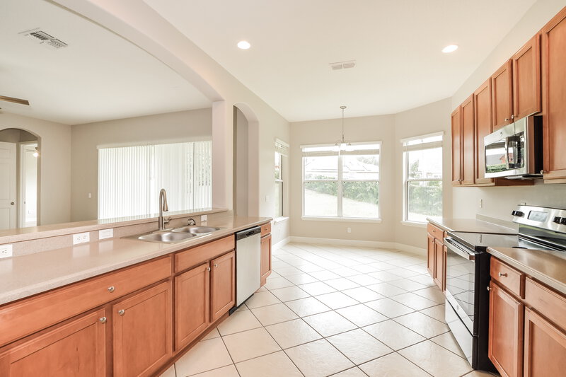 2,560/Mo, 1174 Green Vista Cir Apopka, FL 32712 Kitchen View