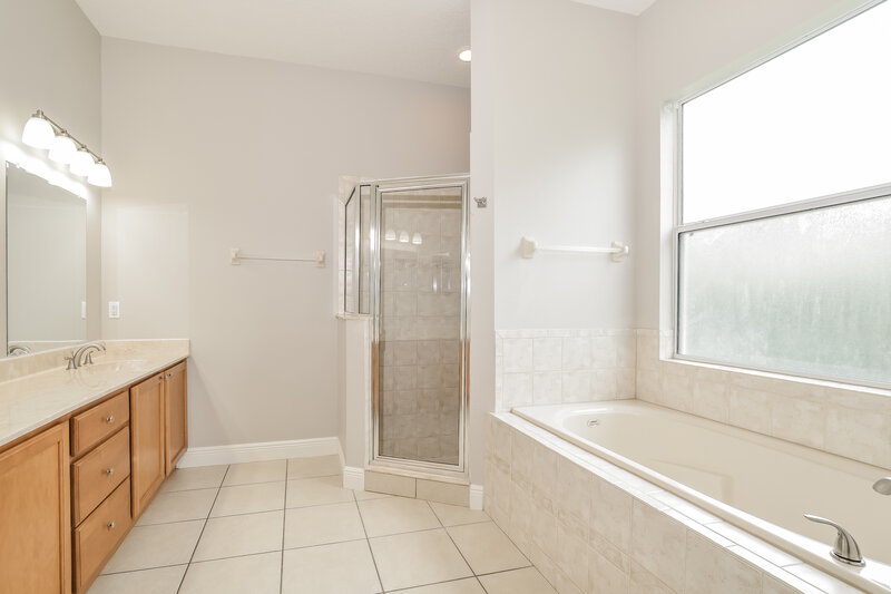 2,560/Mo, 1174 Green Vista Cir Apopka, FL 32712 Main Bathroom View