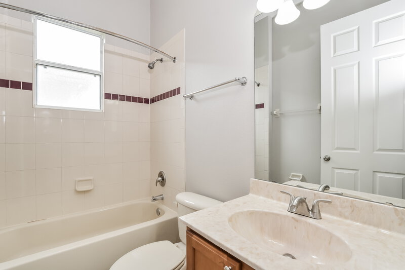 2,560/Mo, 1174 Green Vista Cir Apopka, FL 32712 Bathroom View