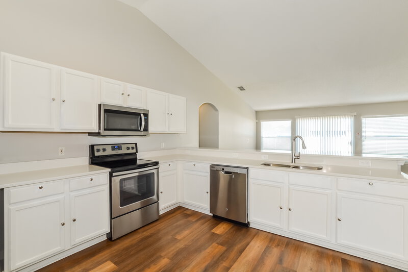 1,890/Mo, 232 Tiffany Ct Kissimmee, FL 34758 Kitchen View 2