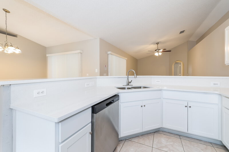 1,940/Mo, 5 Sequoia Way Kissimmee, FL 34758 Kitchen View