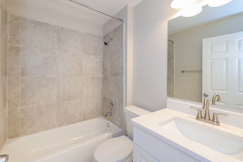 1,940/Mo, 5 Sequoia Way Kissimmee, FL 34758 Bathroom View