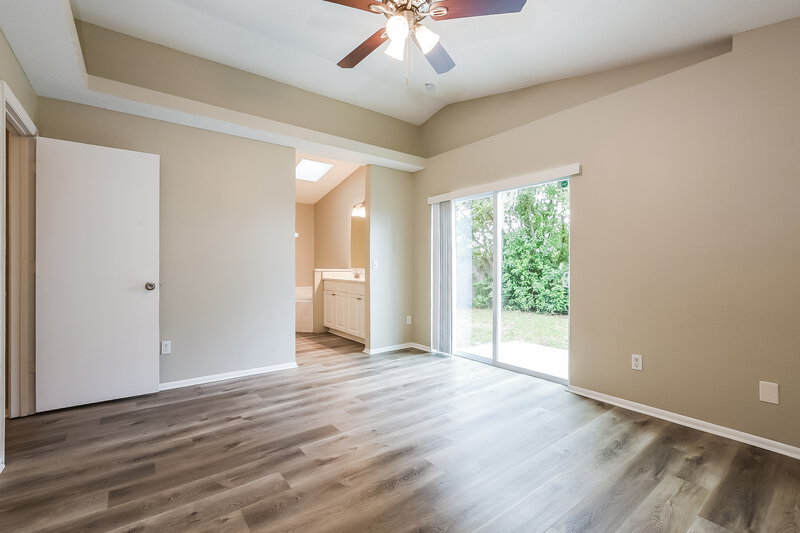 2,110/Mo, 1632 Chatham Cir Apopka, FL 32703 Main Bedroom View