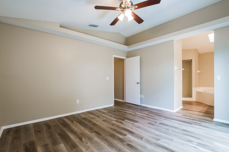 2,110/Mo, 1632 Chatham Cir Apopka, FL 32703 Main Bedroom View 2