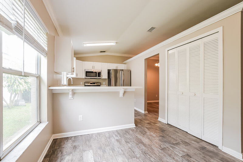 2,425/Mo, 2845 Falling Tree Cir Orlando, FL 32837 Breakfast Nook View