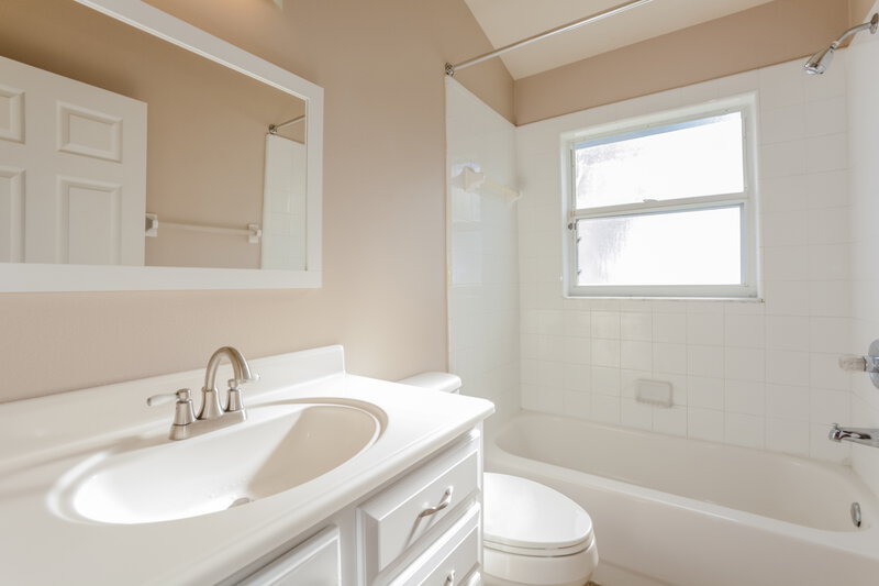 2,435/Mo, 2710 Alamosa Pl Lake Mary, FL 32746 Bathroom View